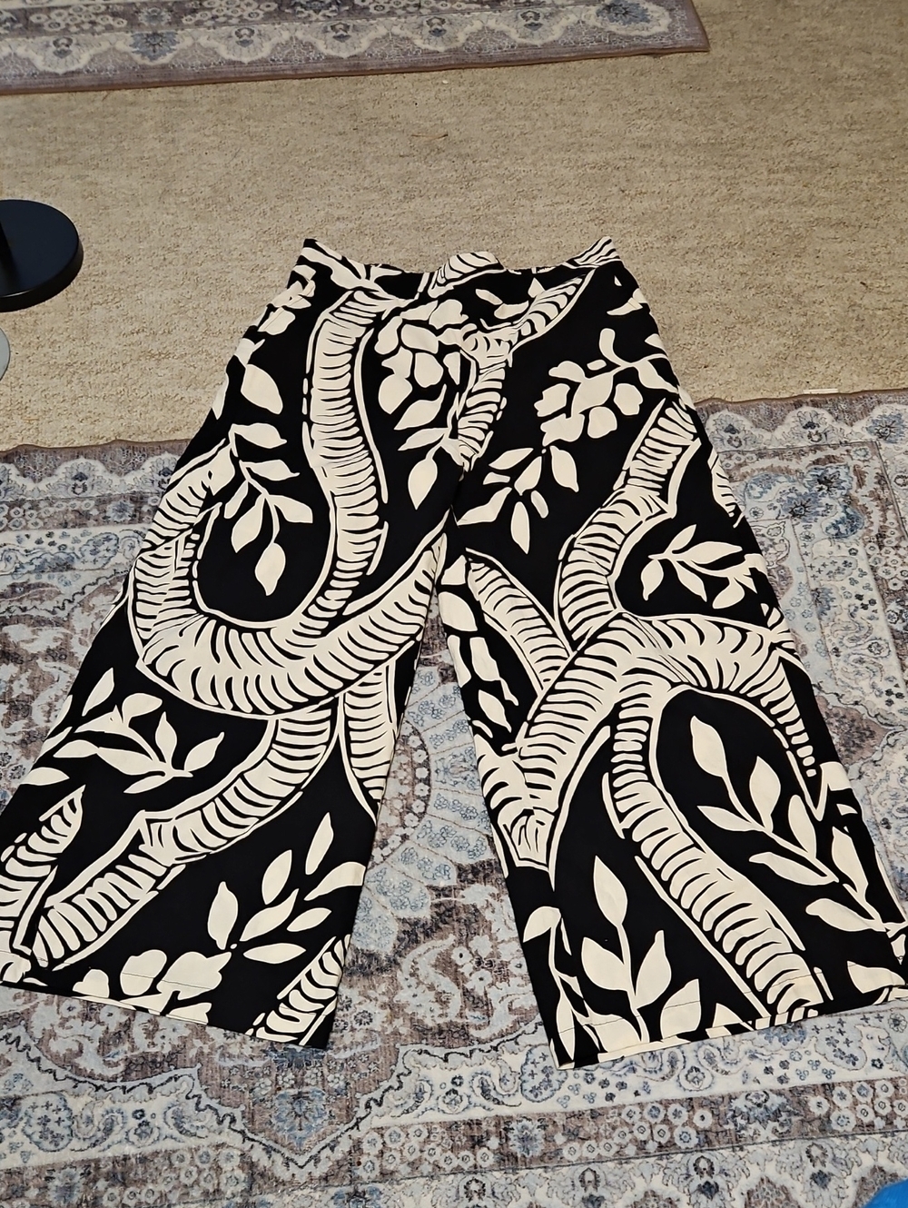 Christian Siriano Linen Blend Black and White Wide-Leg Botanical Print Pants